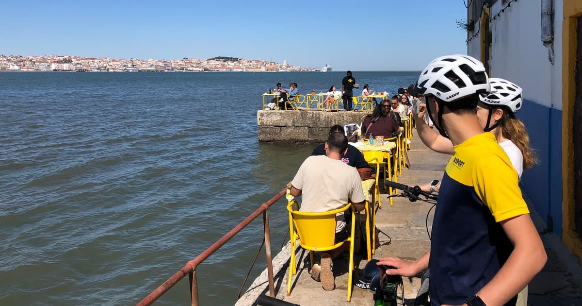 Lisbon: The South Riverside E-Bike Tour to Christ the King