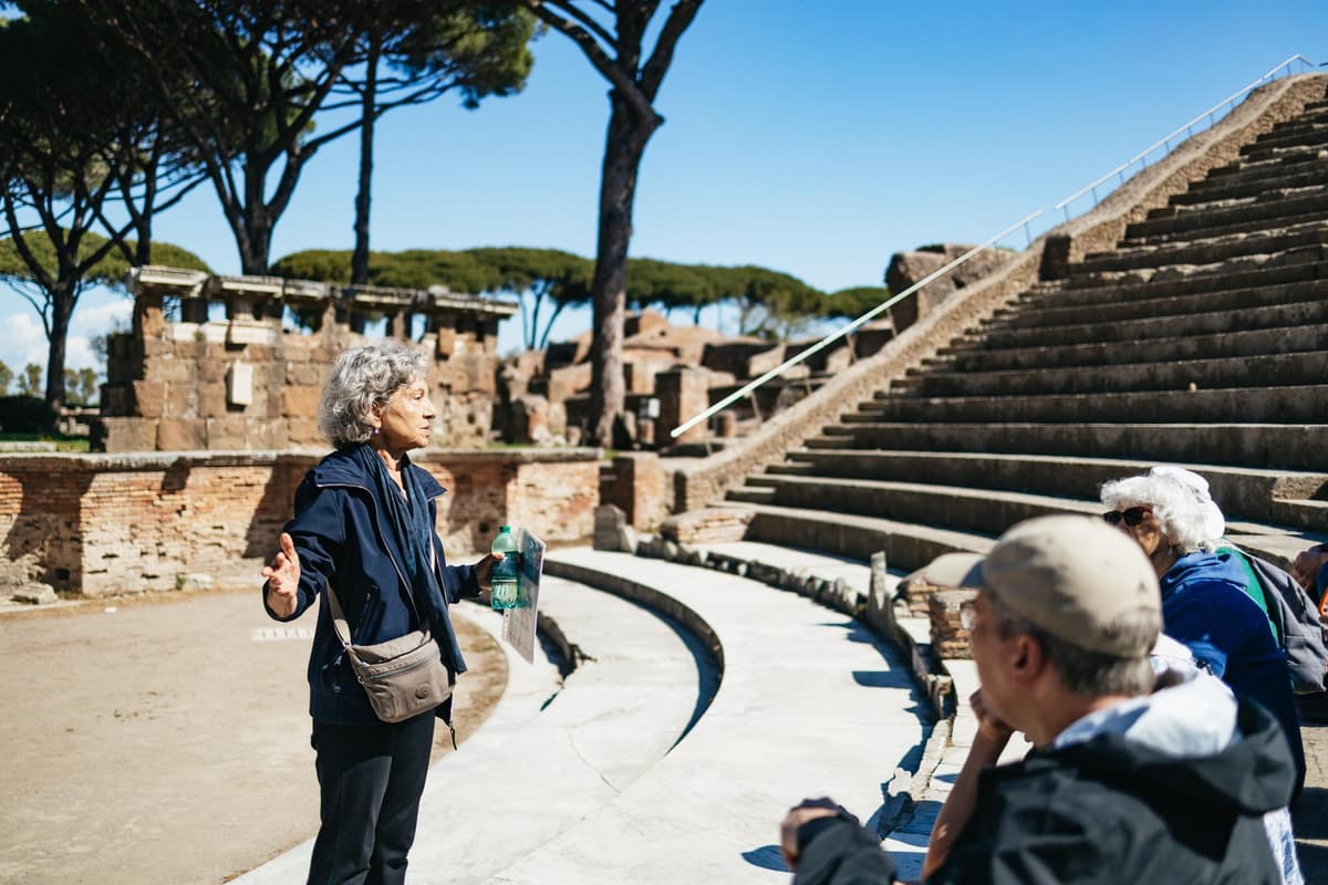 Desde Roma: Ostia Antica Excursión guiada de medio día en tren