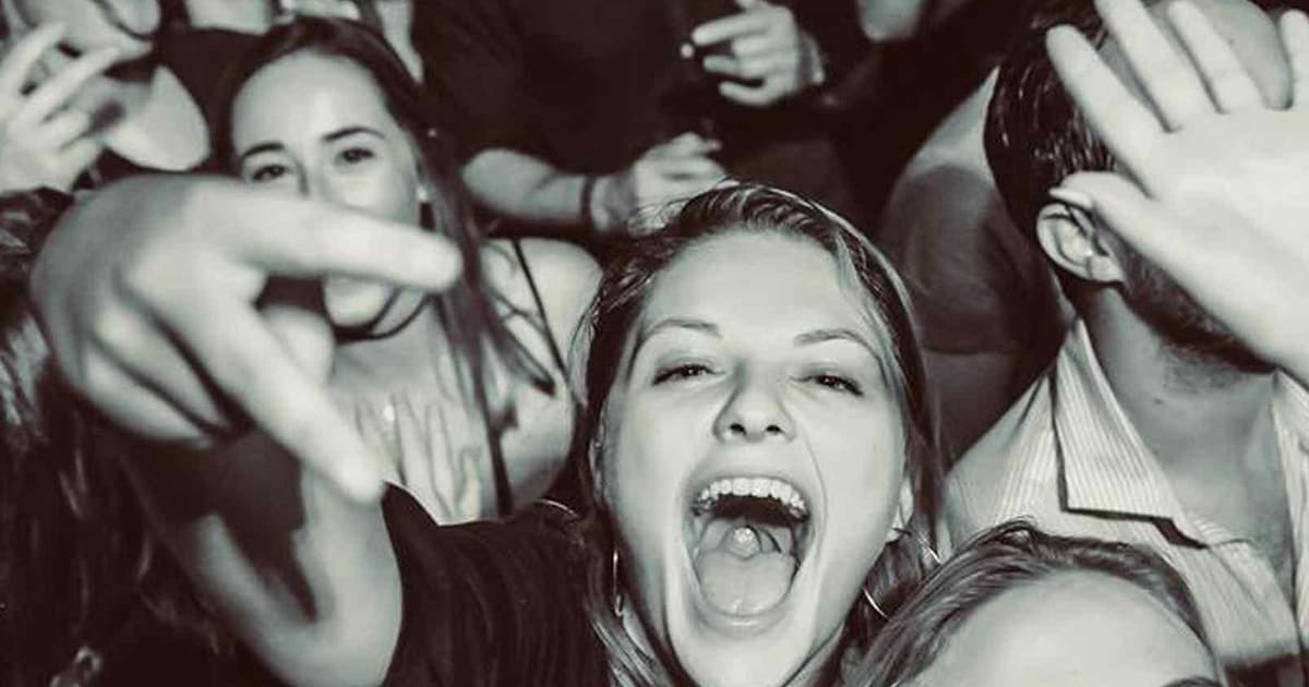 Barcelona: tour guiado por la vida nocturna con entrada VIP en discoteca