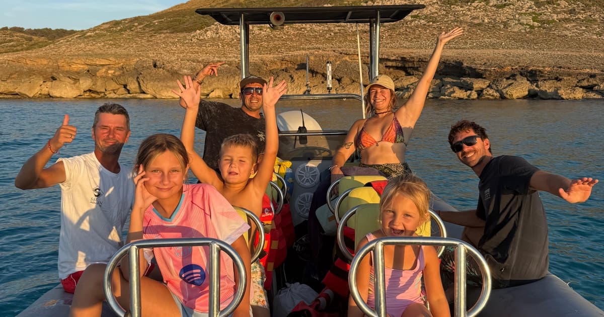 Can Picafort: aventura en lancha motora: cuevas y esnórquel