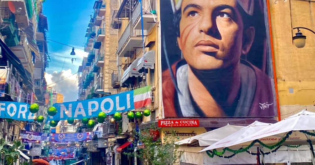 Recorrido a pie por el barrio de Sanità, la catedral de Nápoles y sus murales