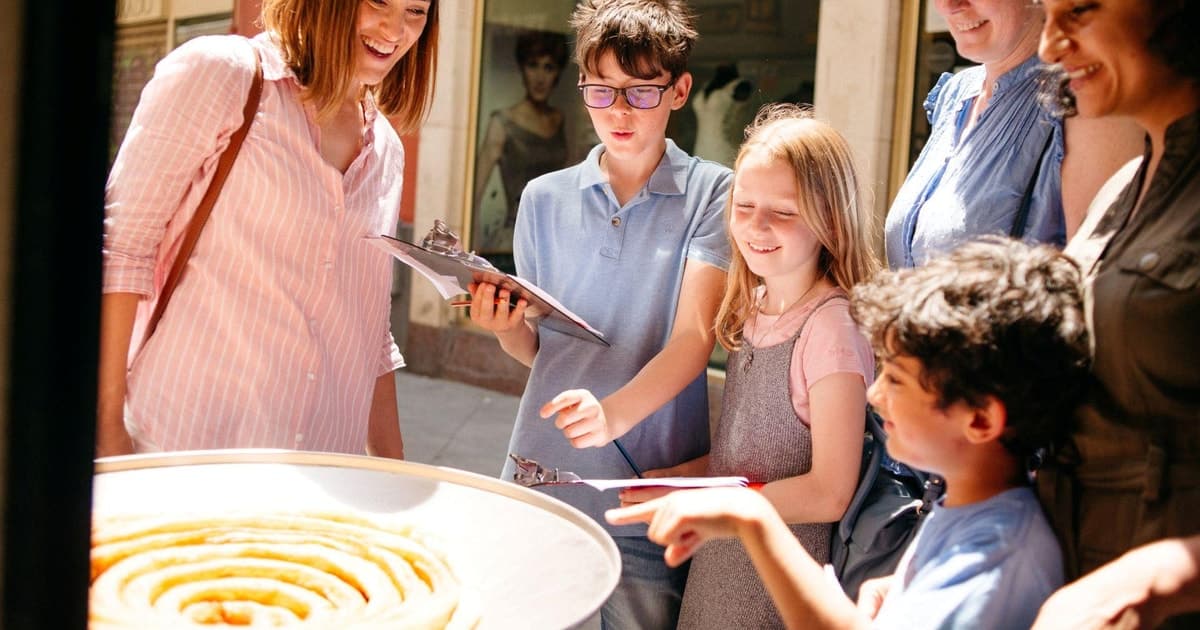 Seville: Private Family Food Tour with Churros & Tapas