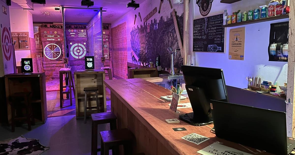 Madrid Atocha : Interactive Axe Throwing 1h