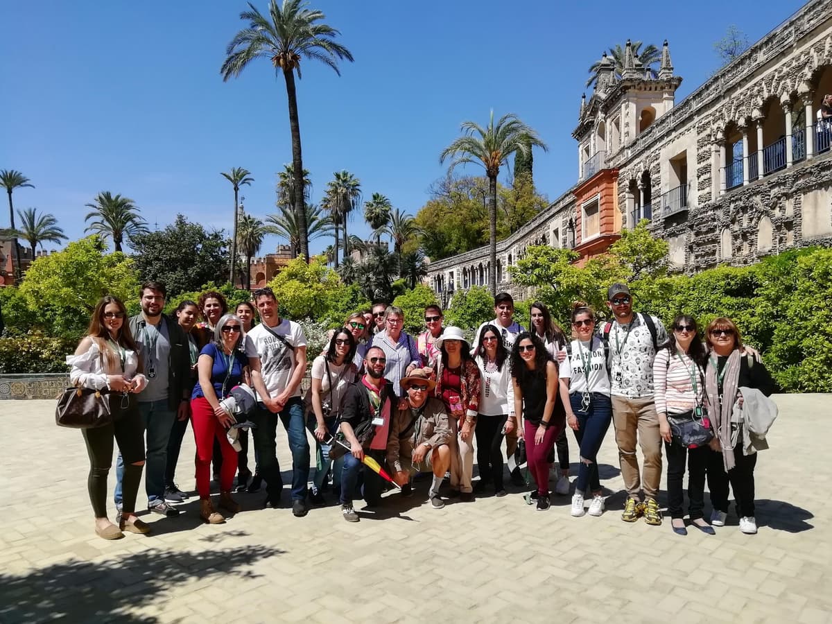 Sevilla: Catedral y Alcázar Visita Guiada con Crucero por el Río