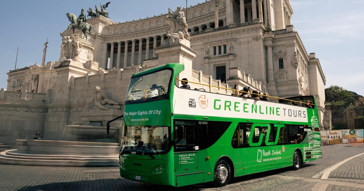 Roma: tour exprés en autobús descubierto y audioguía multilingüe