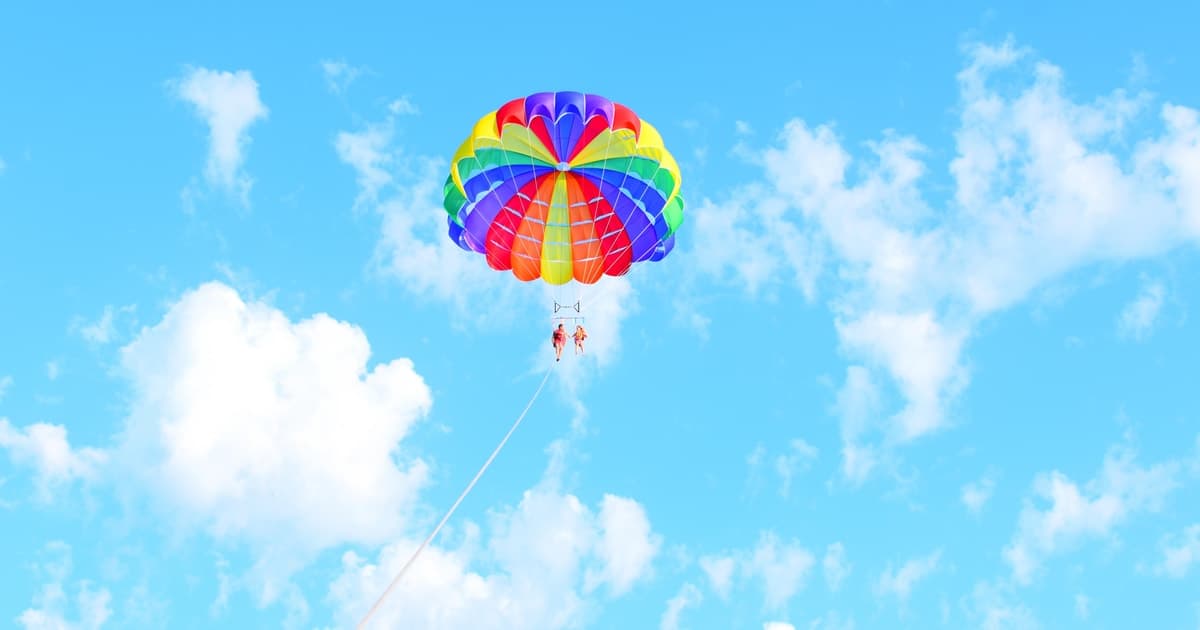 Barcelona: Parasailing Adventure Ride with Scenic Sea Views