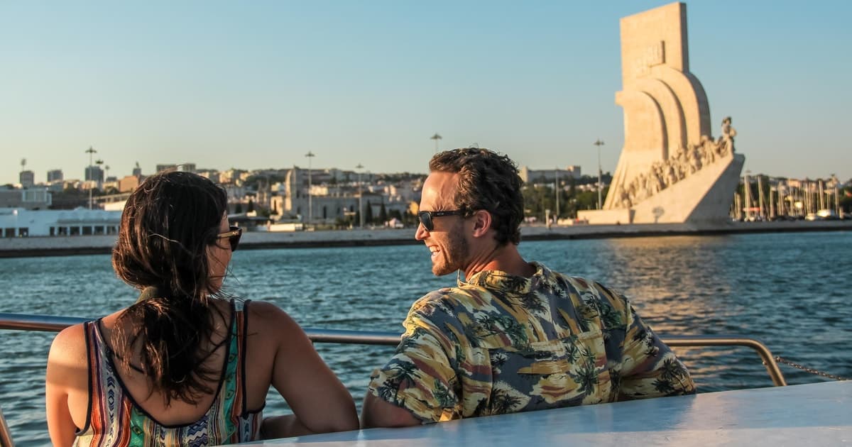 Lisbon: Cruise to the Beach with BBQ, Open Bar and Music