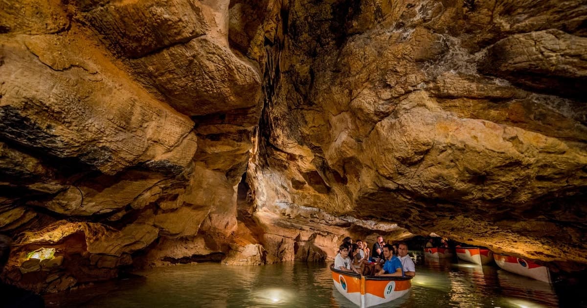 Desde Valencia: tour por las cuevas de San José con barco y guía