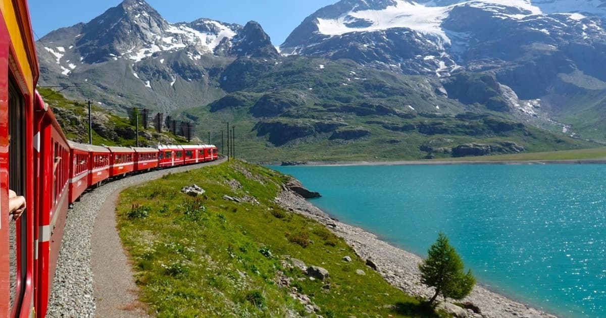 From Milan: Lake Como Cruise, St. Moritz & Bernina Red Train