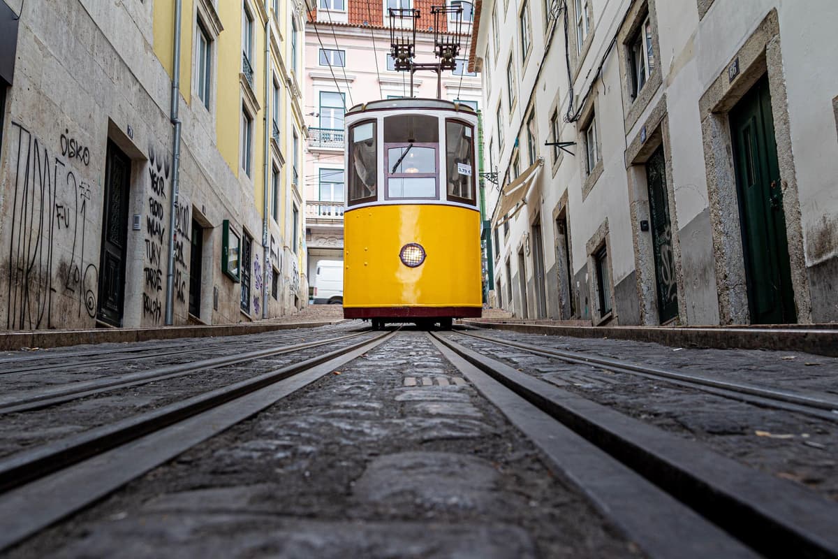 A walking city tour through the history of Lisbon – in German