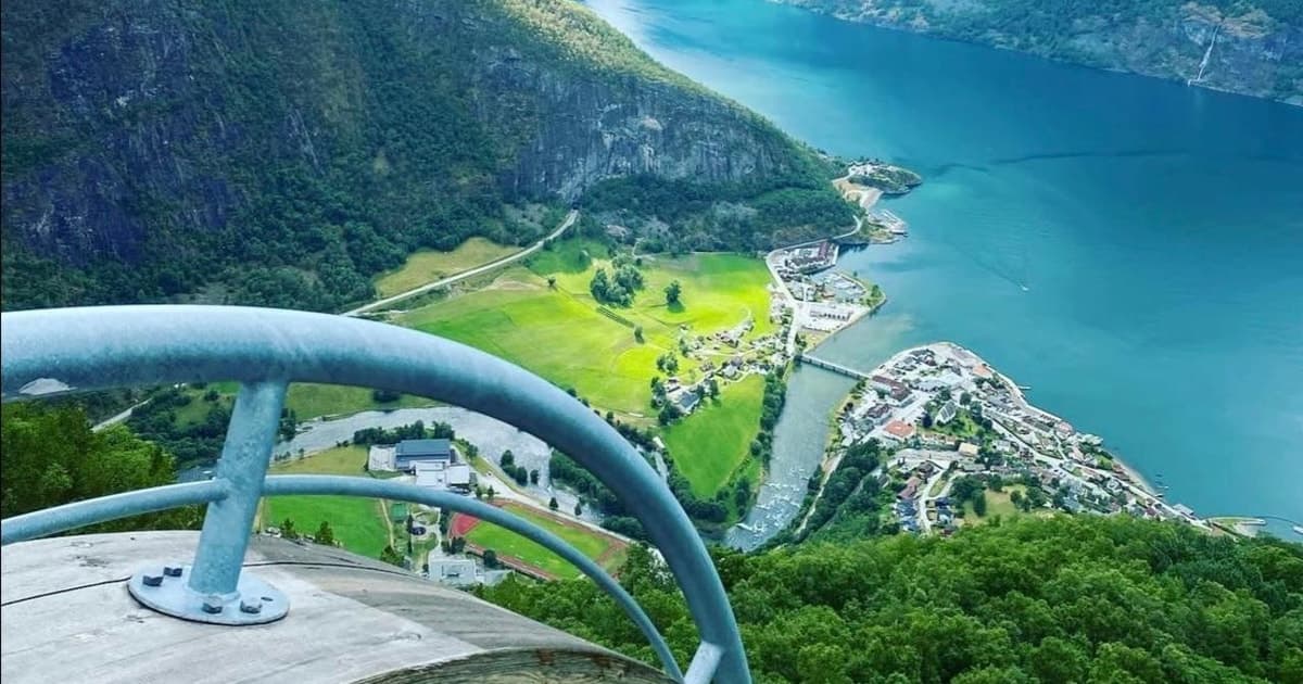 Bergen: Sognefjord, Næroyfjord, Stegastein, Flåm, Tvindefoss, Stalheim.
