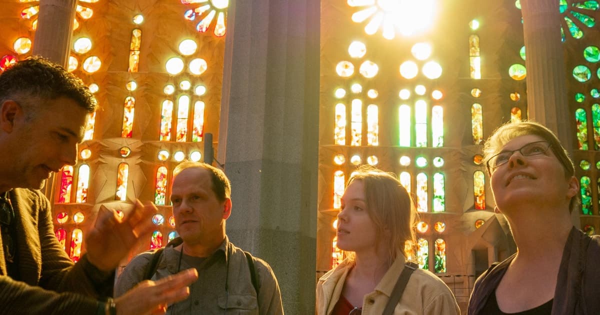 Barcelona: Sagrada Familia Golden Hour & La Pedrera Tour