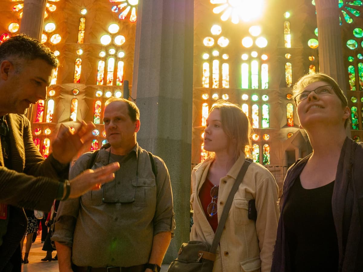 Barcelona: Sagrada Familia Golden Hour & La Pedrera Tour
