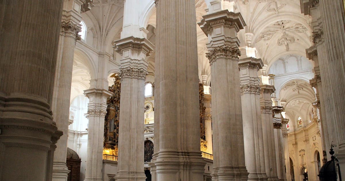 Granada: tour de la Alhambra, la catedral y la Capilla Real con entradas