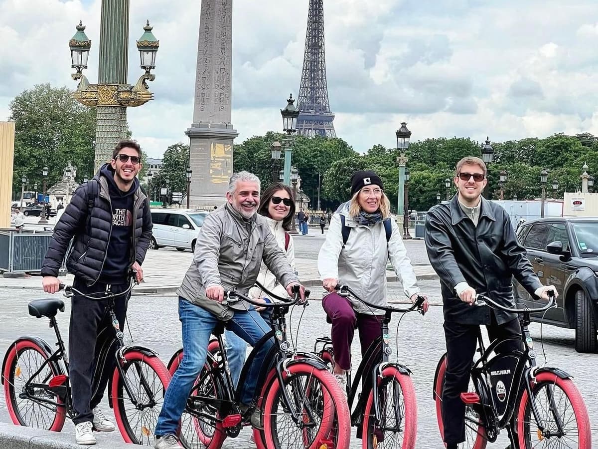 París: Visita guiada en bicicleta por lo más destacado de la ciudad