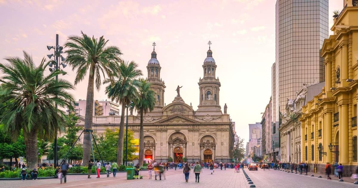 Santiago: recorrido histórico a pie por Catedral y cerros