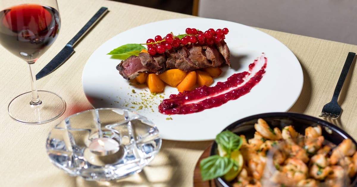 Cena en la Oscuridad con Cocina Española