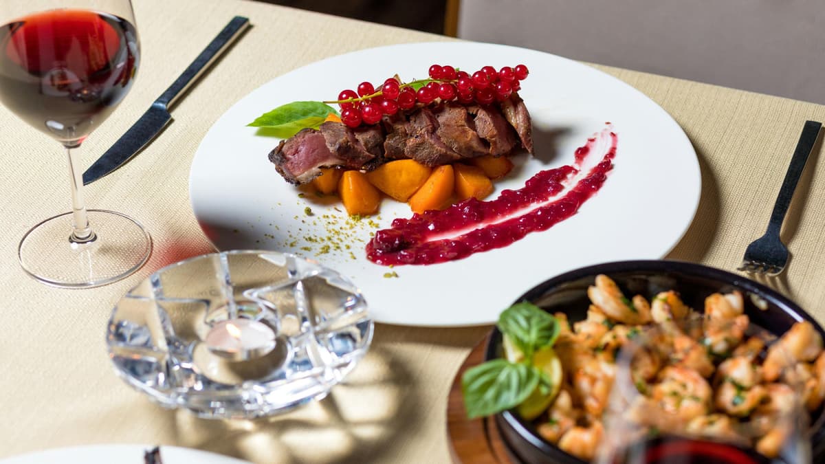 Cena en la Oscuridad con Cocina Española