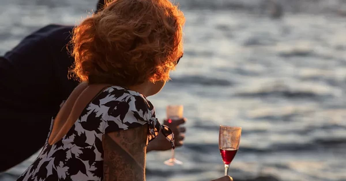 Lisbon: Tagus River Sunset Cruise with Wine & Ebook