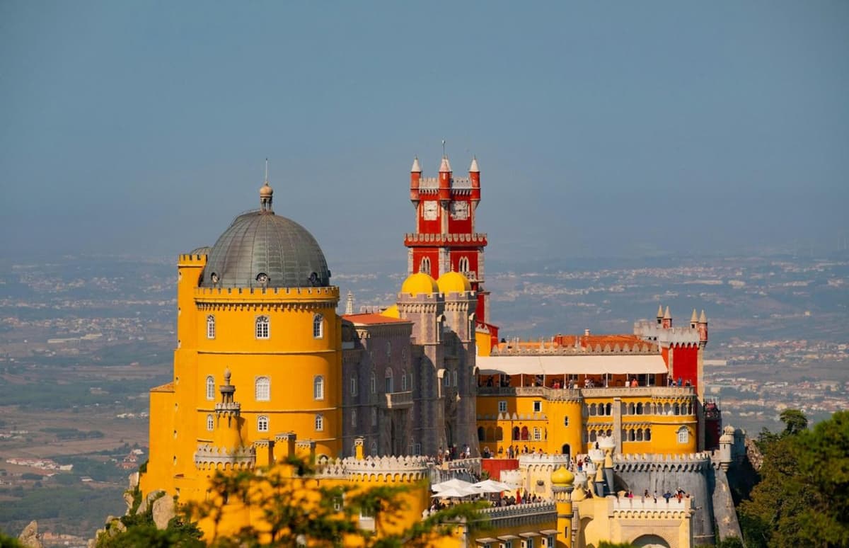 Lisbon: Sintra, Pena Palace, Moorish Castle & Regaleira Tour