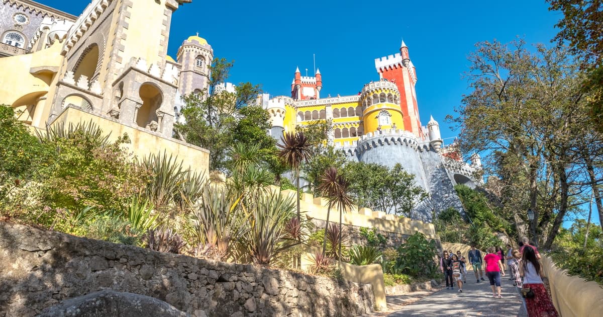 Sintra and Cascais Small Group Tour from Lisbon