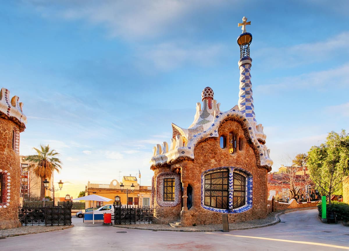 Barcelona: Park Güell Small Group Tour + Skip the Line