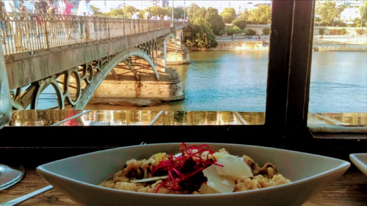 3-Hour Tapas Tour in Triana, Sevilla's Vibrant Neighborhood