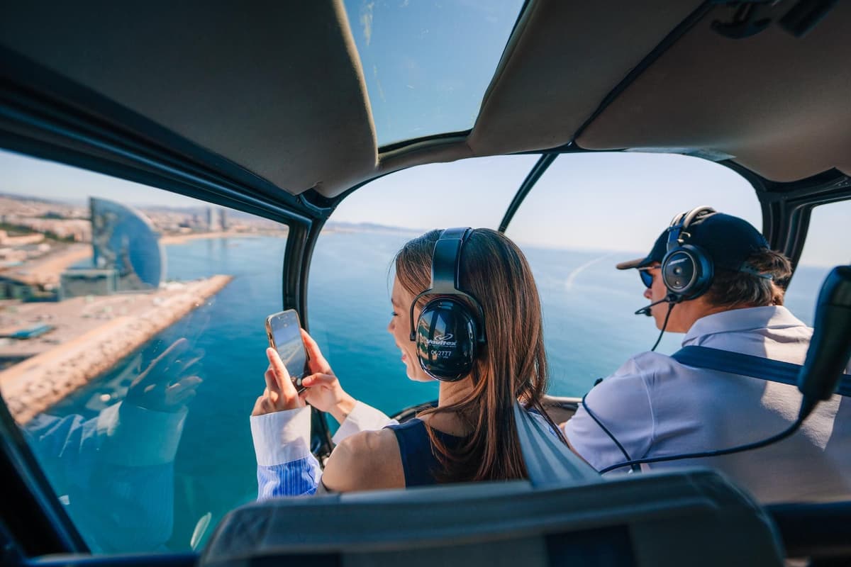 Barcelona: Helicopter, Boat Ride & Old Town Small-Group Tour