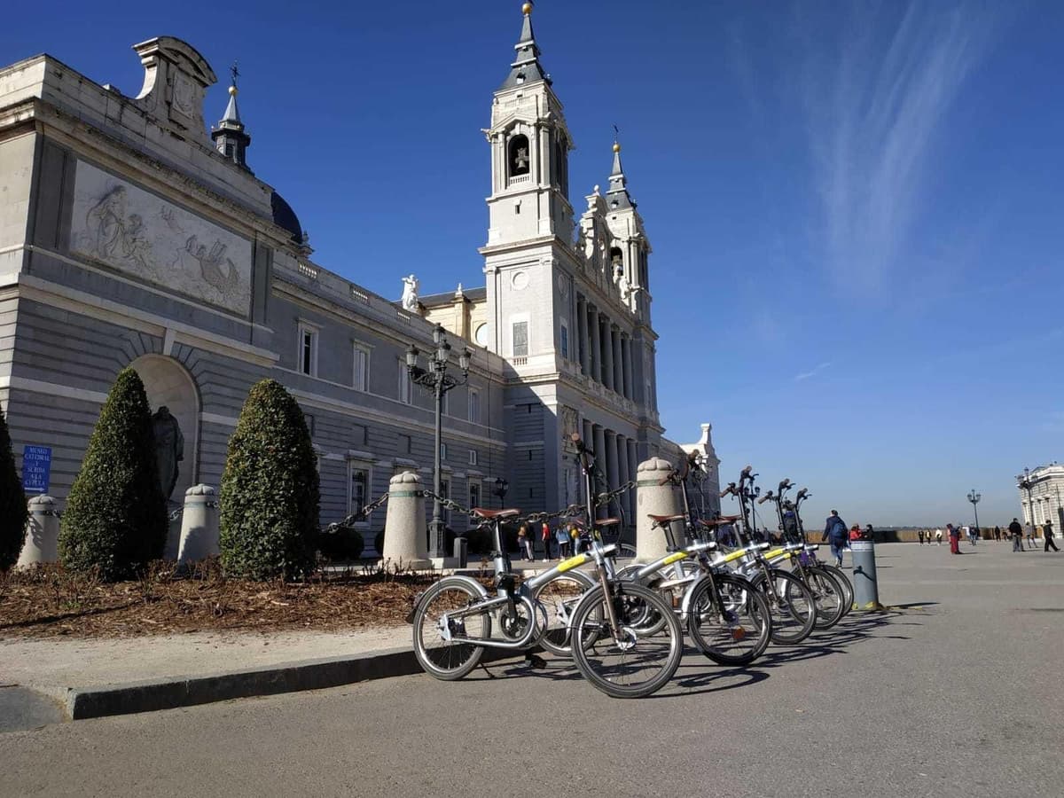 Madrid: Puesta de sol y tour nocturno en bici