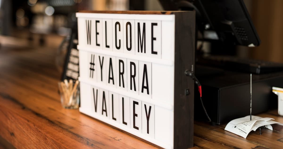 From Melbourne: Yarra Valley Chandon Cheese & Kangaroos Tour