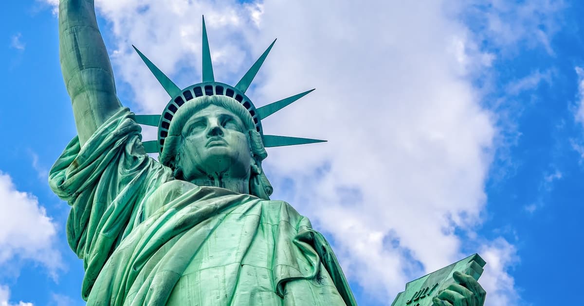 NYC: Statue of Liberty & Ellis Island Guided Tour with Ferry