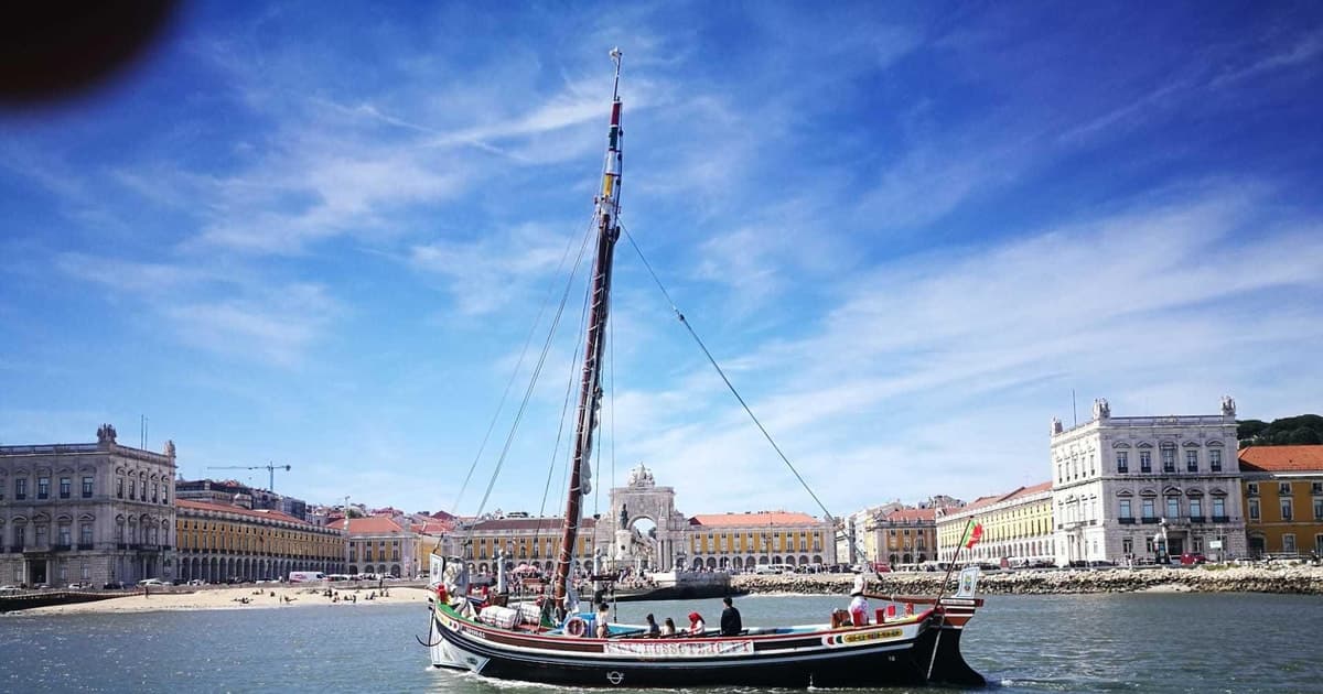Lisbon Traditional Boats - Guided Sightseeing Cruise