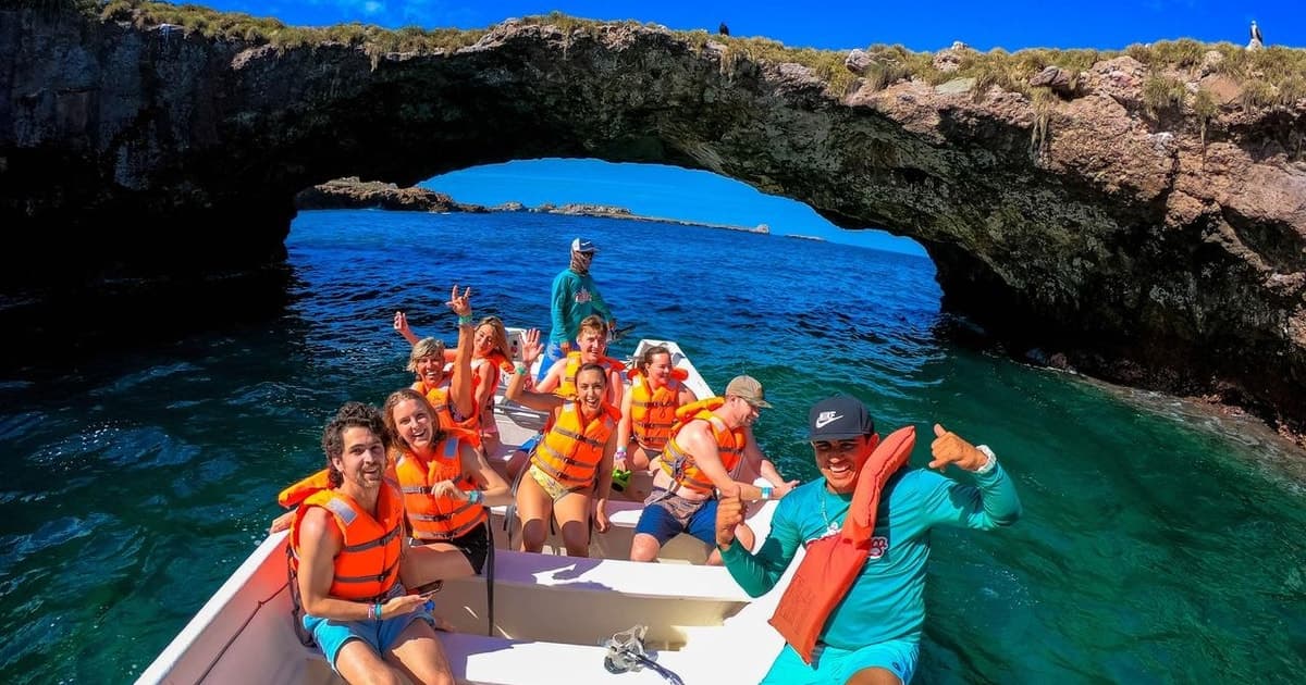 Islas Marietas: tour de día completo con comidas y barra libre