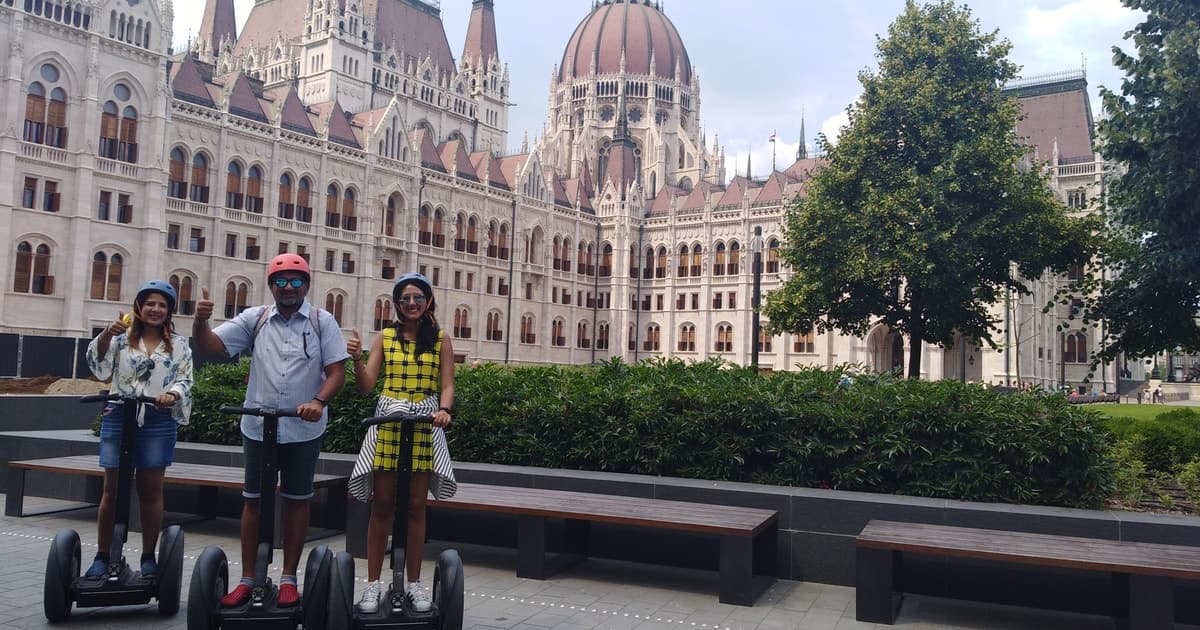 Budapest: Tour en Segway guiado en directo por el Barrio del Castillo