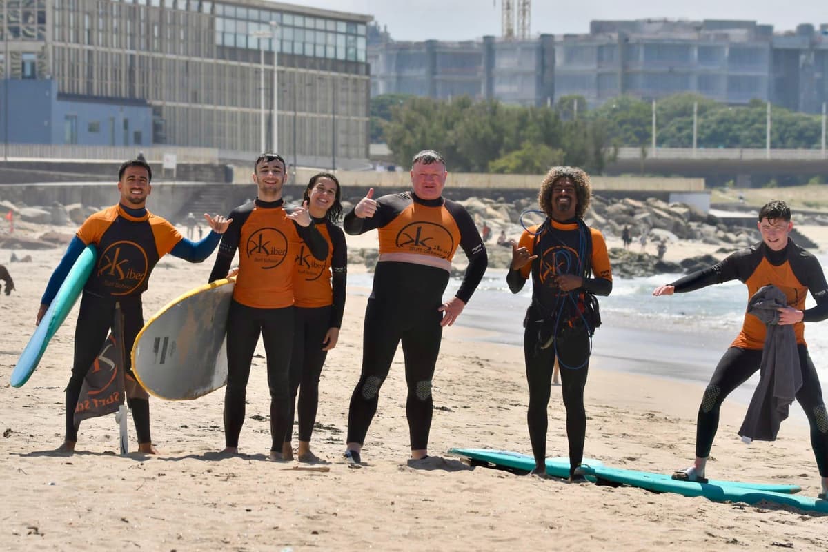 Porto: Surf Lesson with Experienced Surf School