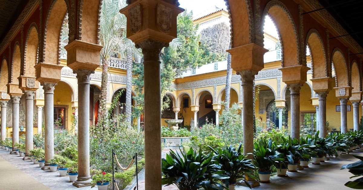 Ticket de entrada al palacio de Las Dueñas y guía en la aplicación