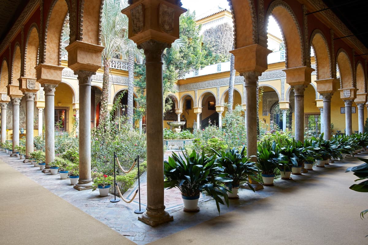 Palacio de las Dueñas: ticket de entrada y guía en la app