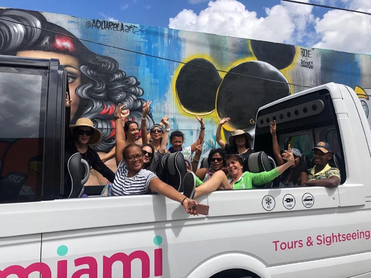 Miami Sightseeing Tour in a Convertible Bus (French)