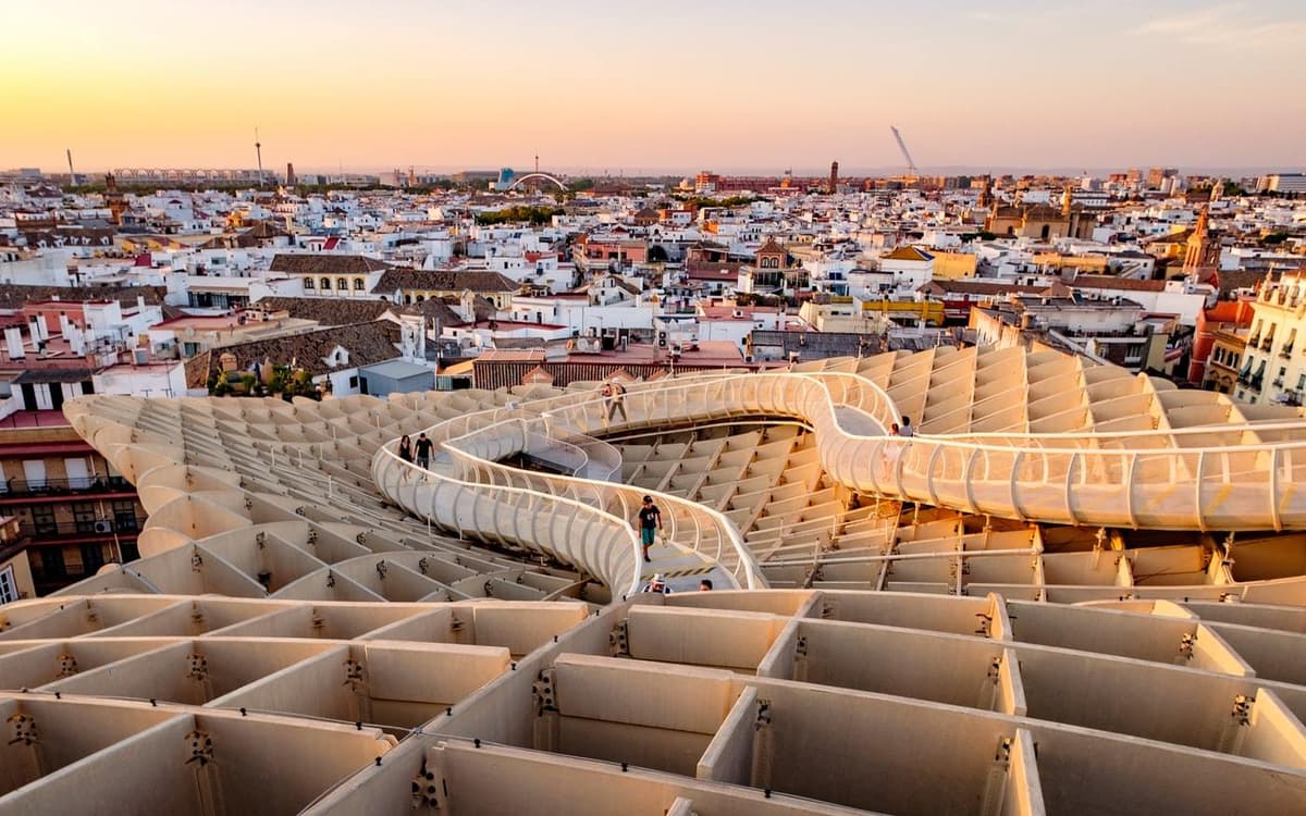 Sevilla: Visita guiada a Las Setas y tour de la ciudad opcional