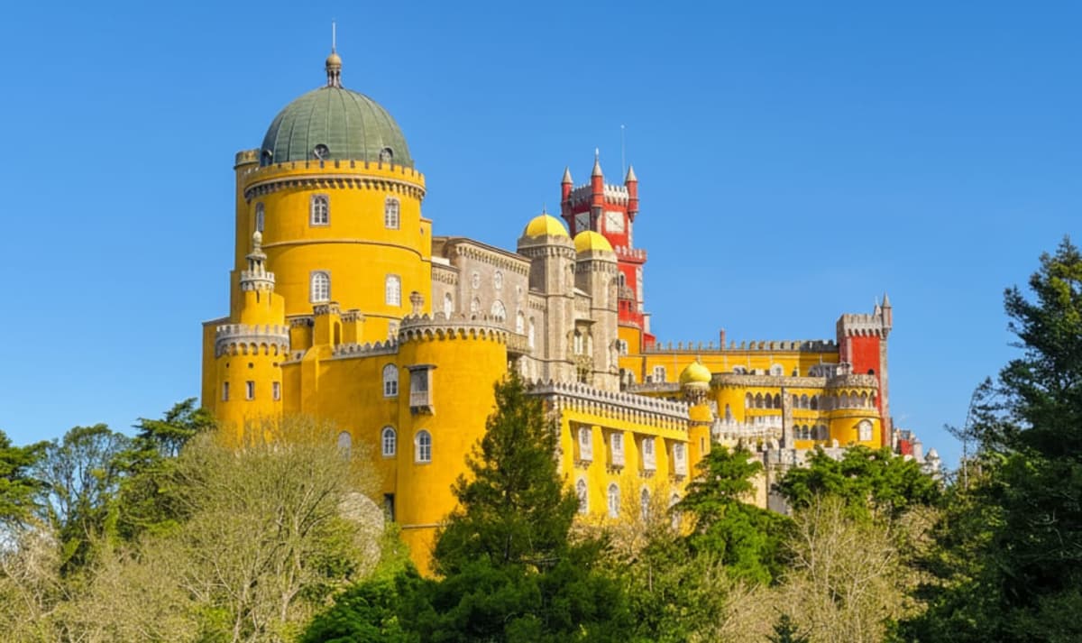 Lisbon: Sintra w/ Pena Palace, Cascais, Cabo Roca & Azenhas
