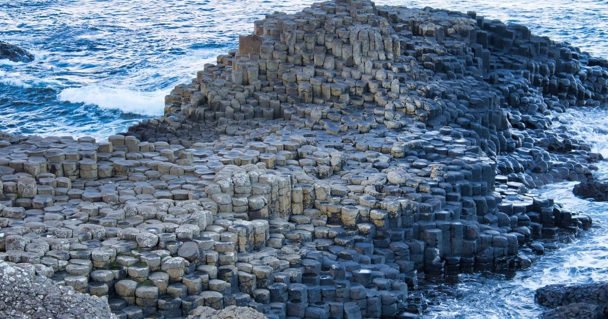 Belfast & Giant's Causeway: 2-Day Rail Tour from Dublin
