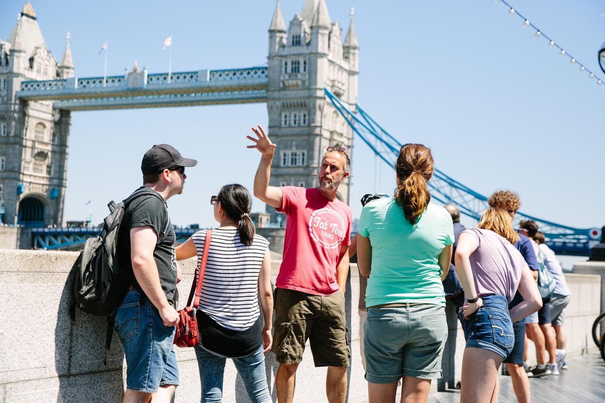 Secrets of London Bike Tour: Thames, Tower Bridge & Market