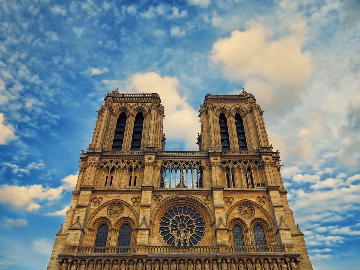 París: tour a pie por el interior o el exterior de Notre Dame