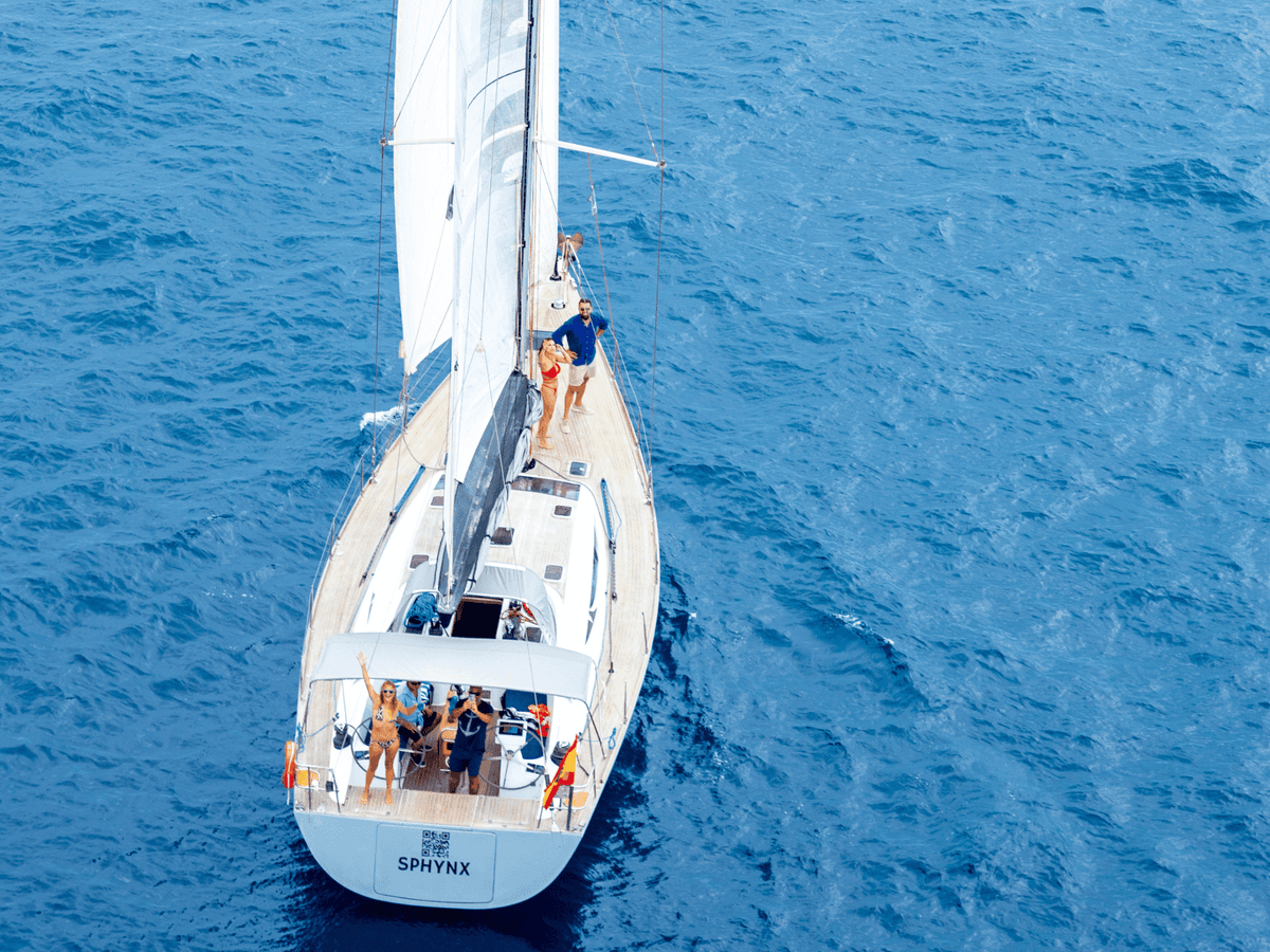 Barcelona: Sunset or Afternoon Yacht Cruise with Drinks