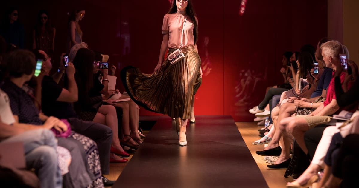París: Espectáculo de moda en Galeries Lafayette Haussmann