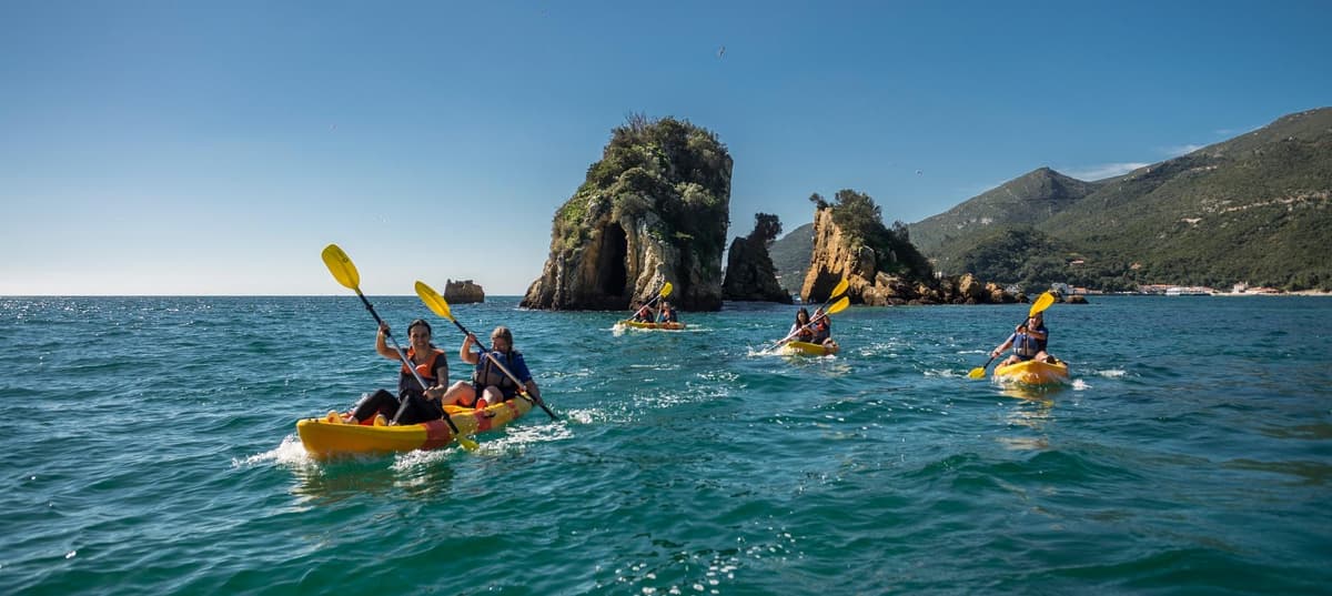 Lisbon: Kayak Tour Arrábida Natural Park, Setubal, Sesimbra