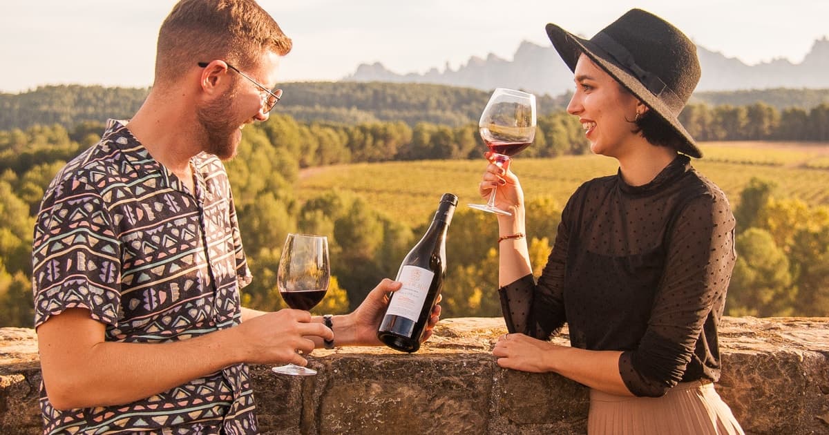 Desde Barcelona: Excursión de medio día a Montserrat de vinos y tapas
