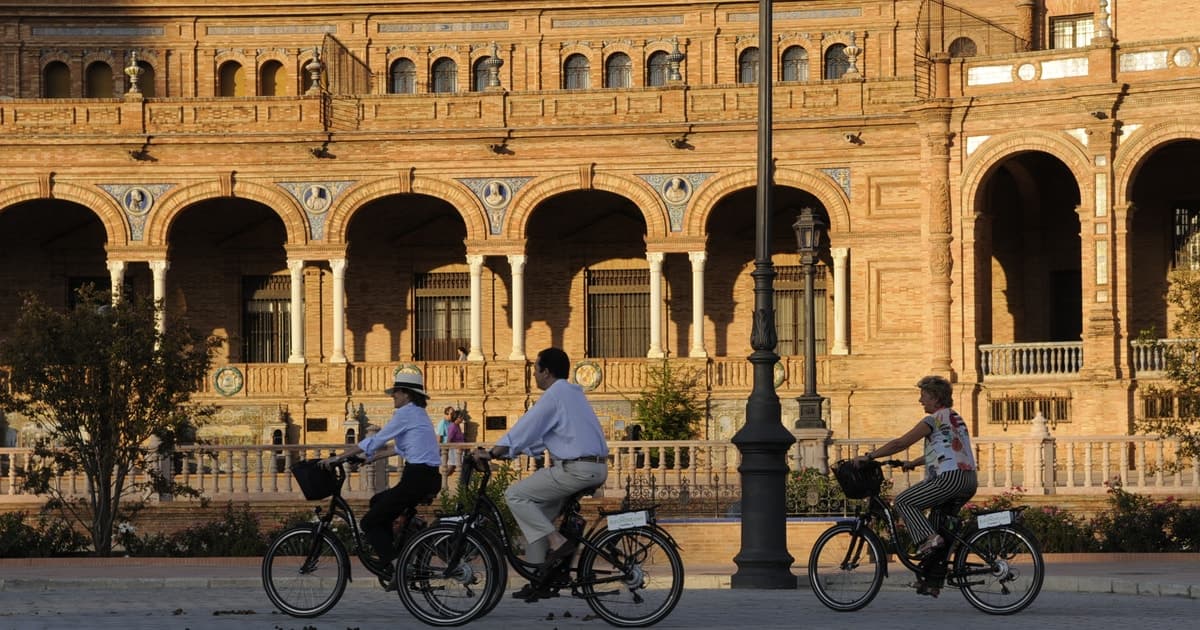 Seville: Electric Bike Tour in Small Group