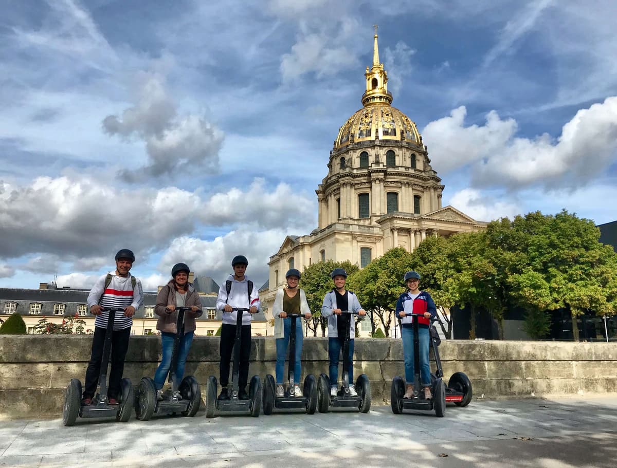 Paris: Segway city highlights group tour