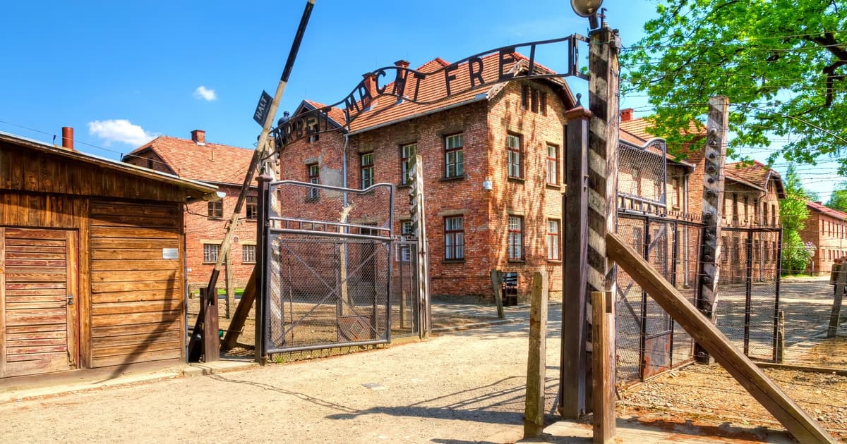 Cracovia: Auschwitz Tour guiado con servicio de recogida del hotel opcional